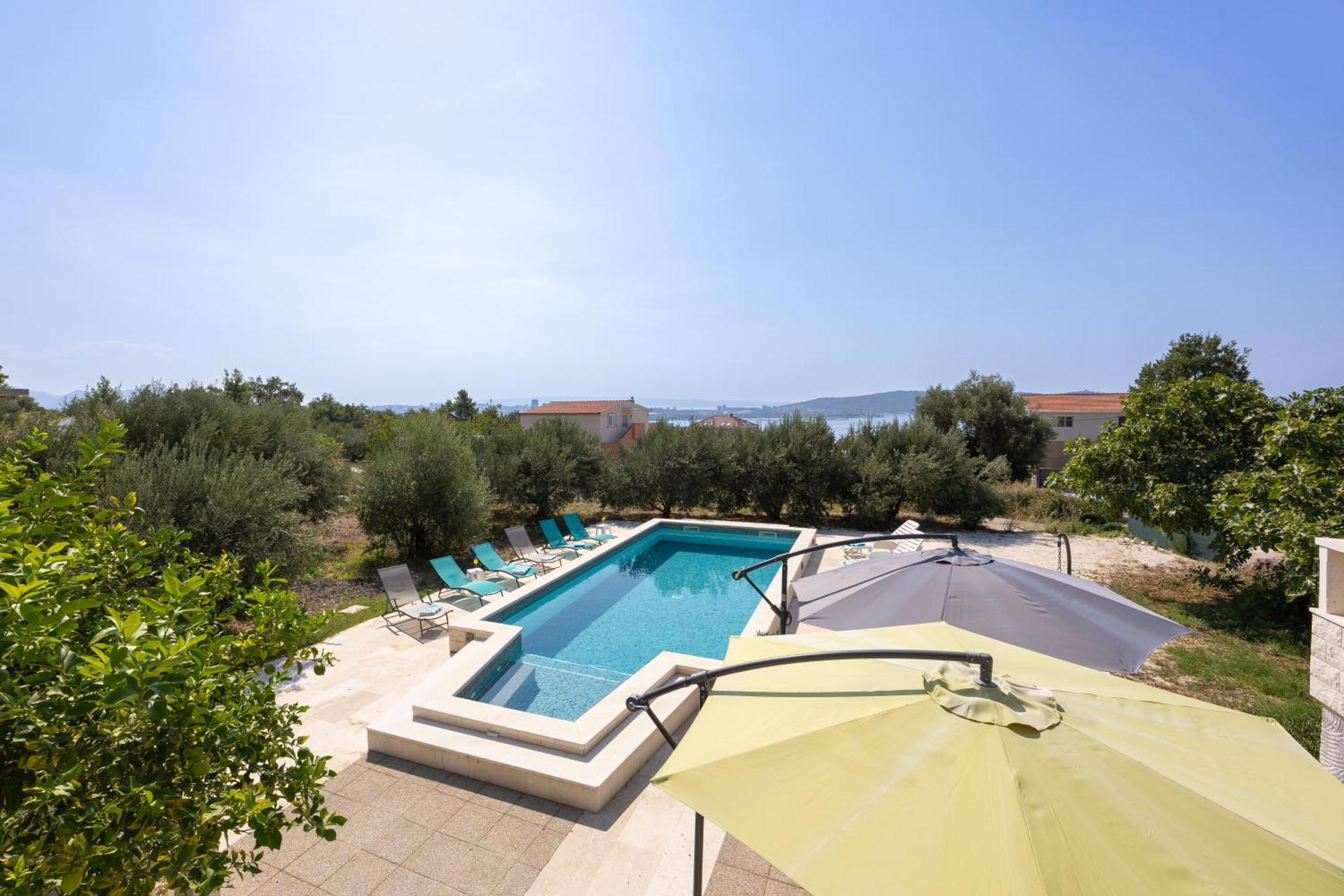 Casa Felice Apartments-Holiday Home Kaštela المظهر الخارجي الصورة